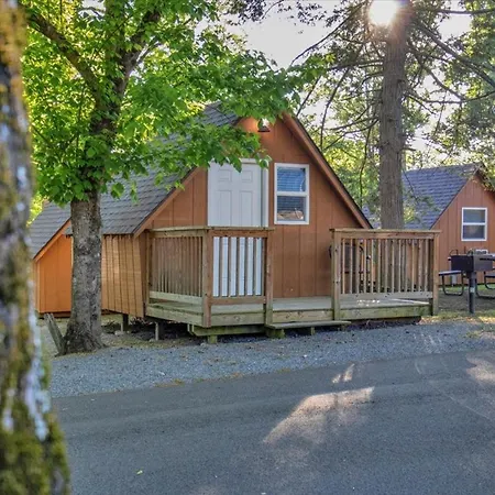 Charming Cabin Near Smoky Mountains